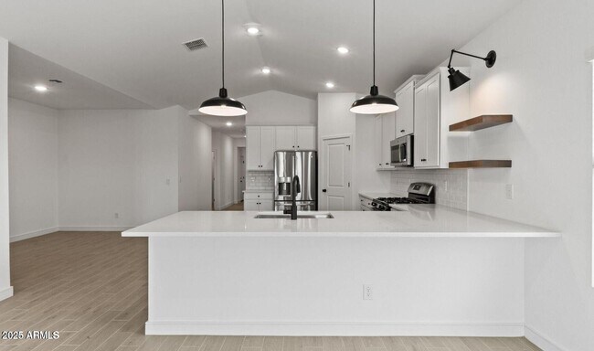 Foto del edificio - 7426 S 76th Dr