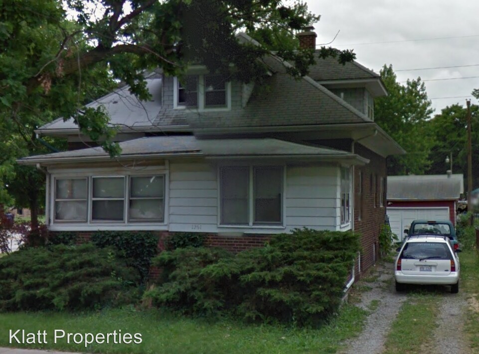 Primary Photo - 3 br, 1 bath House - 1207 Champaign St.