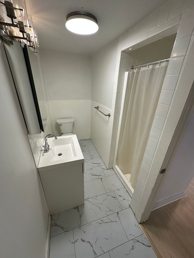 Building Photo - 1 bed unit in Waltham available in 6/1