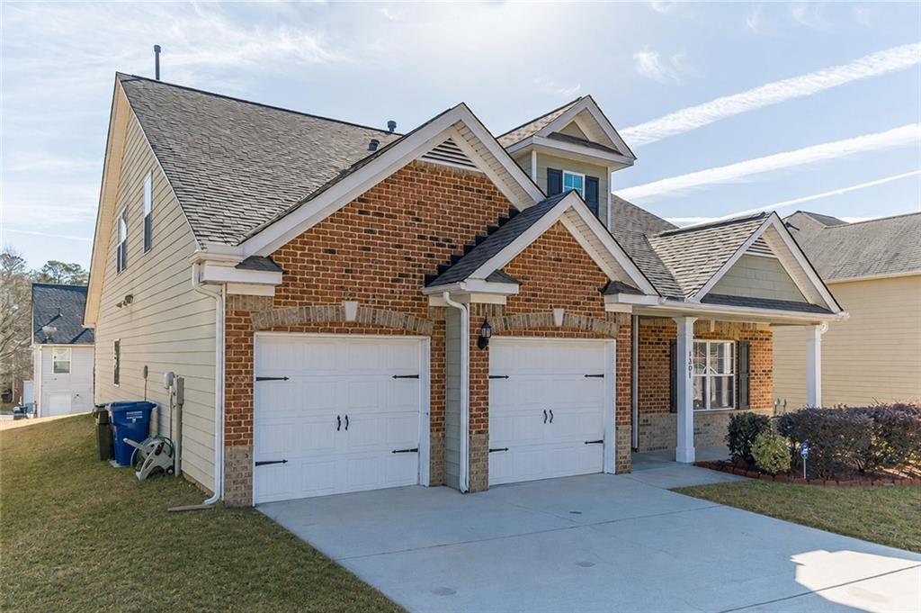 Building Photo - 1301 Rose Terrace Cir