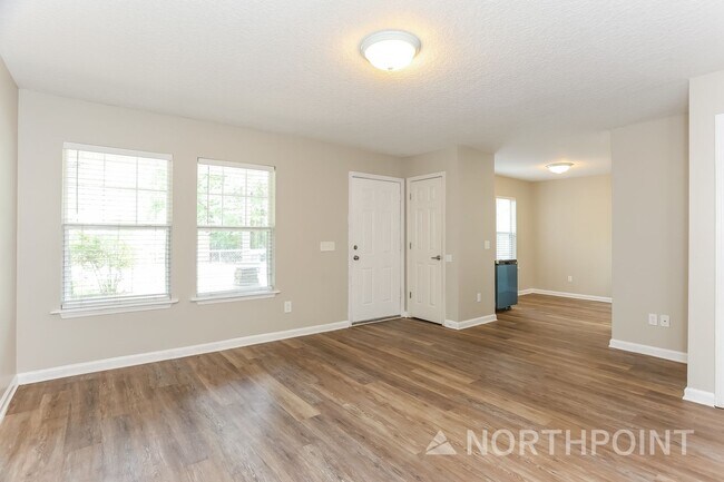 Foto del edificio - 3 BR/2BA | Newly Renovated Single Family Home | 1-Car Covered Parking | Gated backyard