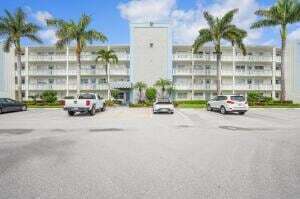 Photo - 4014 Yarmouth E Apartment