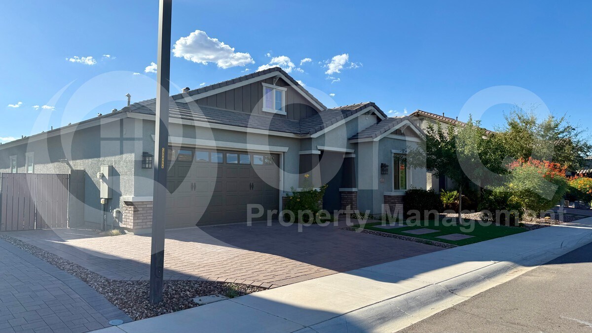 Foto principal - 34582 N Pleasant Dr
