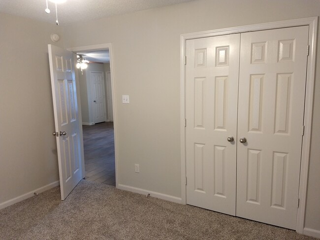 Building Photo - 18 Meadow Cir