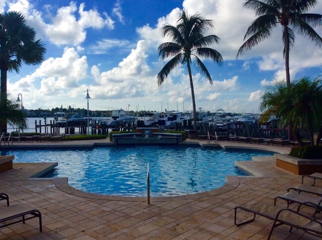 Building Photo - 131 Yacht Club 102 Way