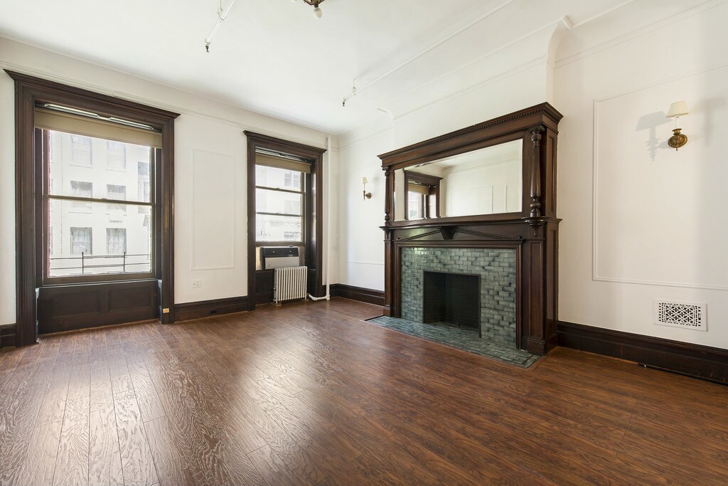 Primary Photo - 16 W 69th St