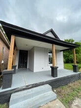 Building Photo - 1262 Latham St