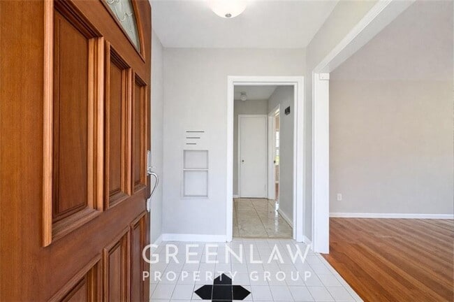 Foto del edificio - 1944 Lyle Ave