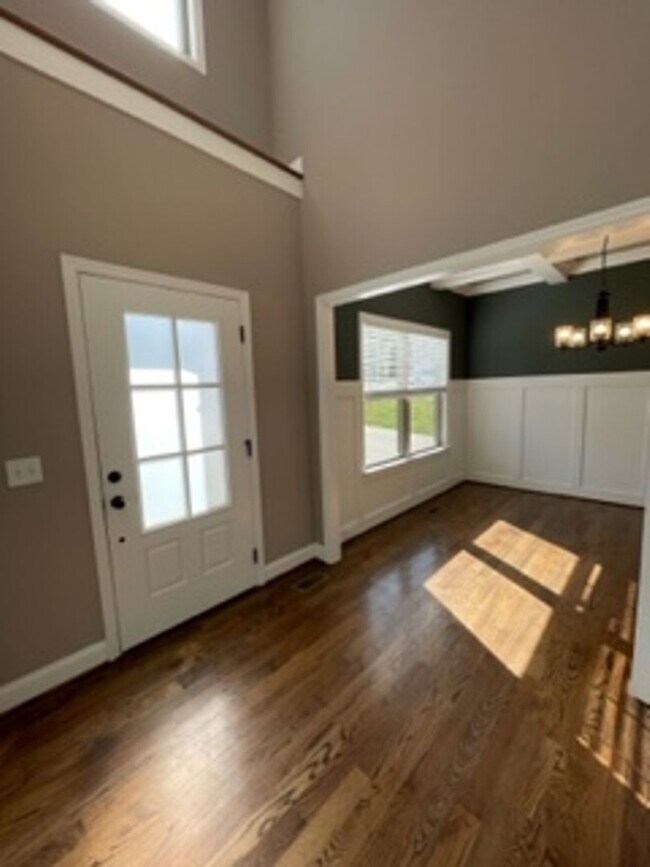 Foto del edificio - 3 Bedroom 2.5 Bath + Finished Bonus for Rent in Ooltewah