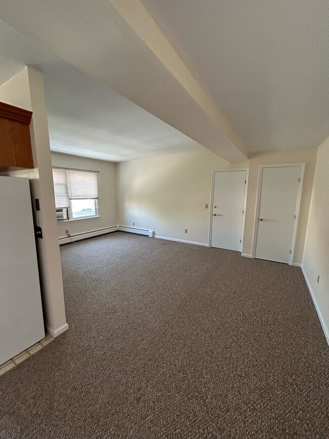 20 Sherman St Unit Apartment 3, Fairfield, CT 06824 Apartments in