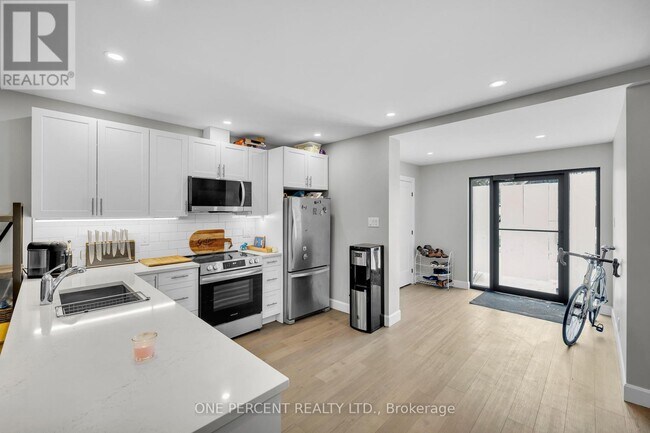 Photo du bâtiment - 6610 Fourth Line Rd