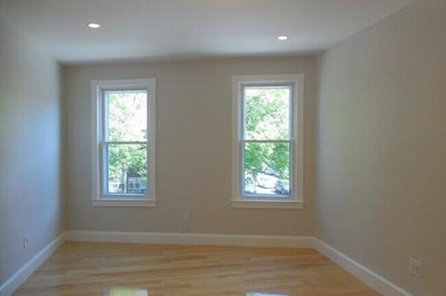 Foto del edificio - 1247 Cambridge St