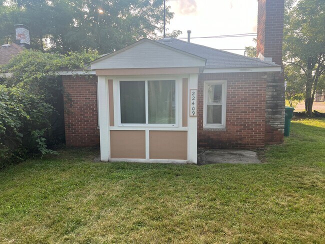 Foto del edificio - 22409 Sherwood St