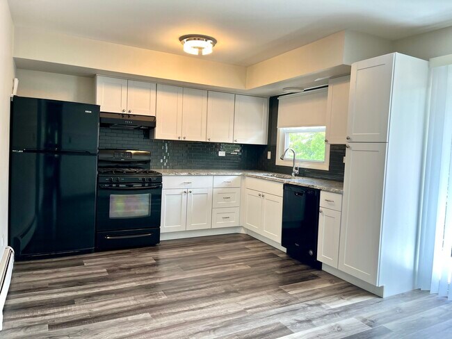Foto del edificio - 4506 Sunnyside Ave