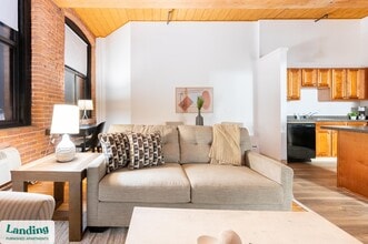 Building Photo - 45 Willow St