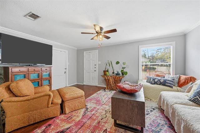 Foto del edificio - 108 W Heard St