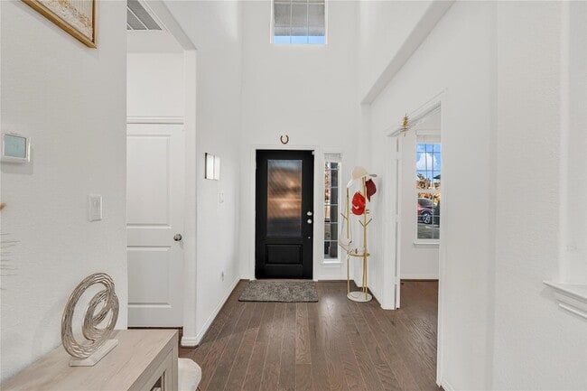 Building Photo - 111 Fortuna Ct