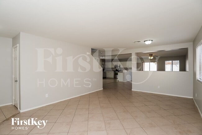 Foto del edificio - 2374 E Meadow Chase Dr