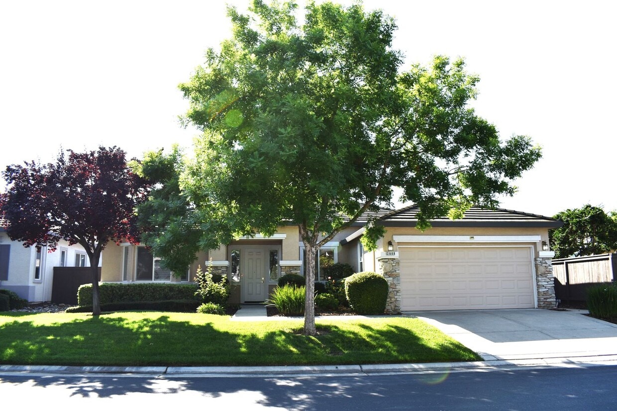 Primary Photo - Resident Benefit Package Property