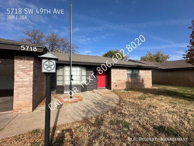 Building Photo - 3 bed 2 bath home with 2 living areas and ...