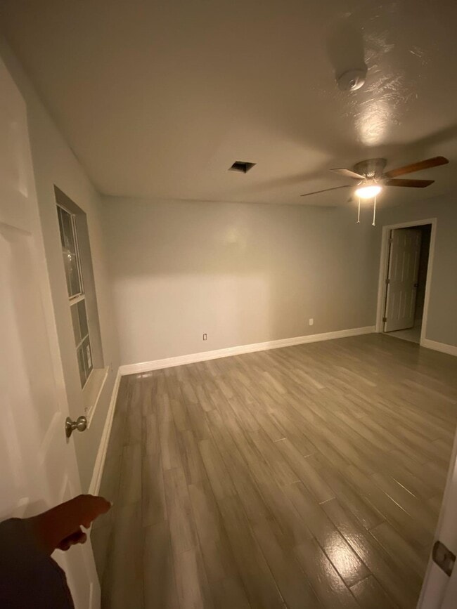 Foto del edificio - 3031 Groton Dr