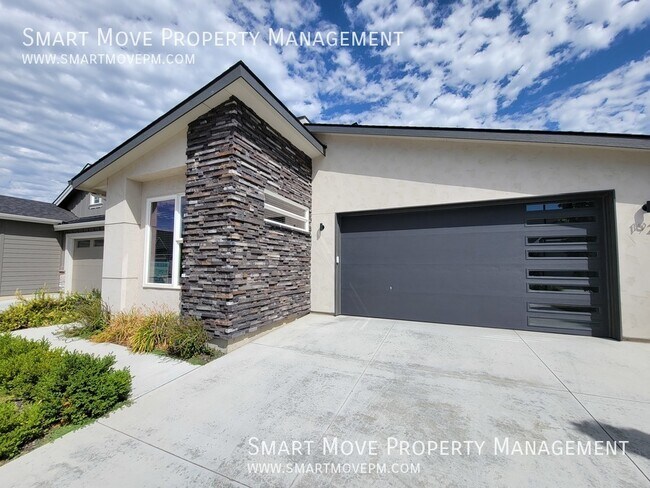 Building Photo - Single level, 3 bed in Pine 43