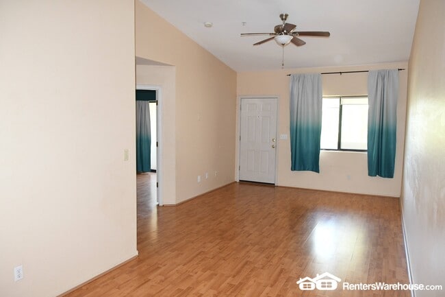 Building Photo - 3301 E Earll Dr
