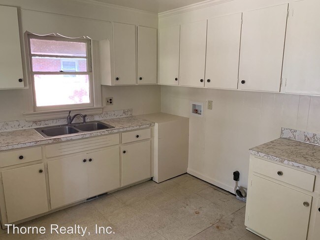 Foto del edificio - 3 br, 1.5 bath House - 613 Powell Drive