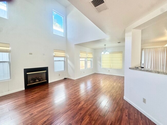 Building Photo - Beautiful 3-Bedroom Home in Gated Woodbrid...