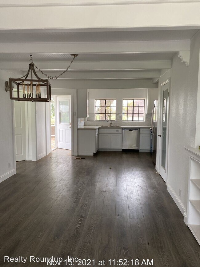 Foto del edificio - 3 br, 2 bath House - 7909 Carmencita Ave