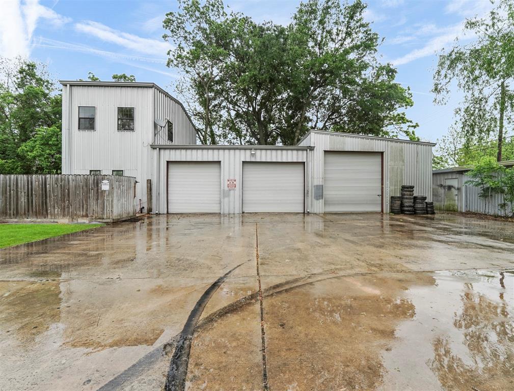 Primary Photo - 13802 E Hardy Rd