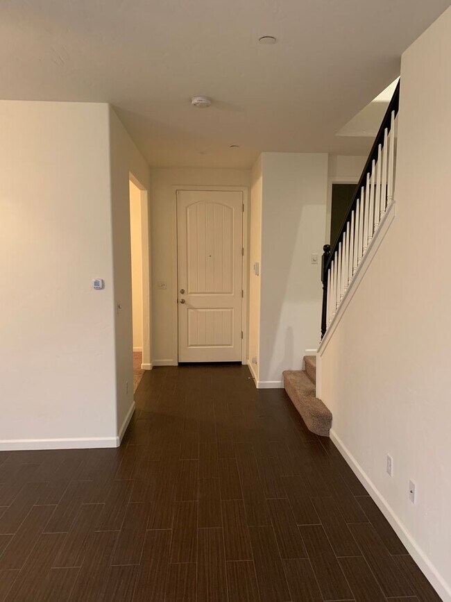 Building Photo - 3 Bedroom 2 1/2 Bath home in gated community