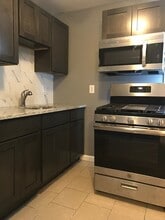 Building Photo - 32 Truman St