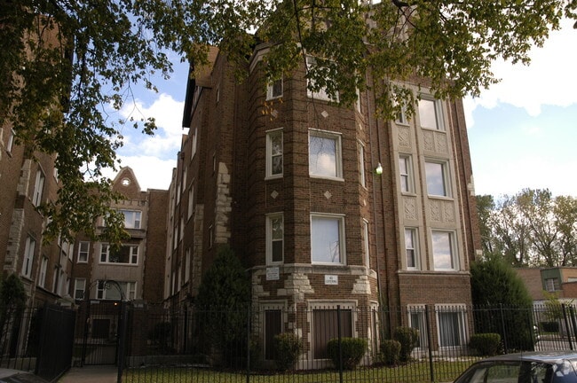 Building Photo - 8251-8261 S Ellis Ave