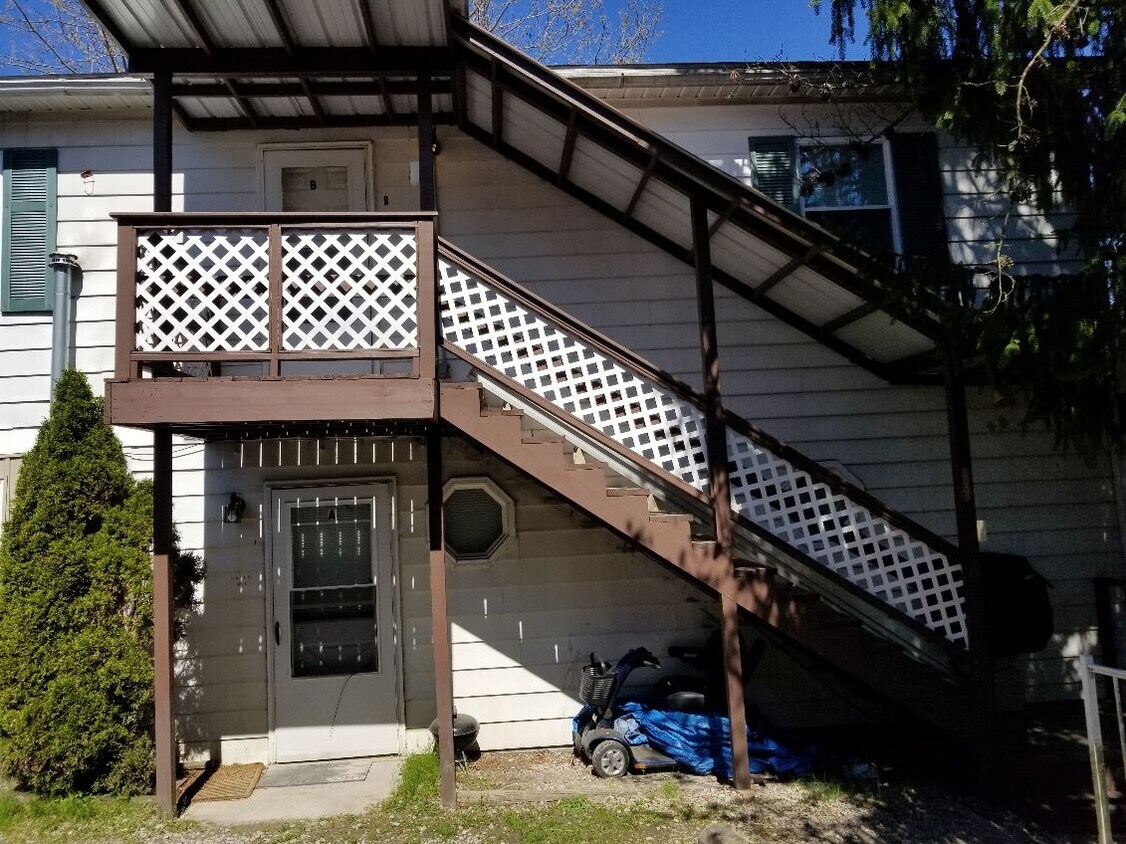 12 W 4th St, Westover, WV 26501 Apartments in Westover, WV