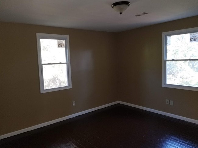 Building Photo - 2452 Pecan Cir