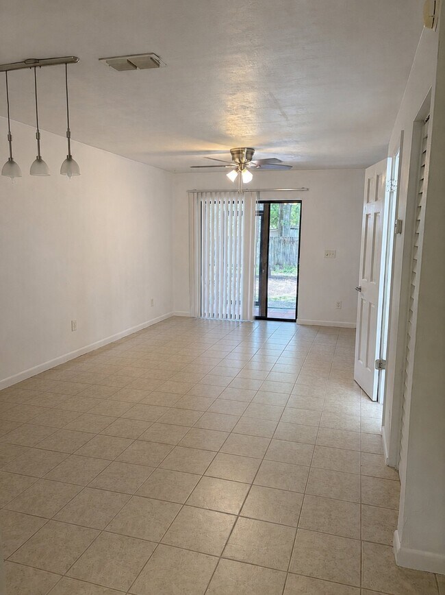 Foto del edificio - 6736 SW 45th Ave
