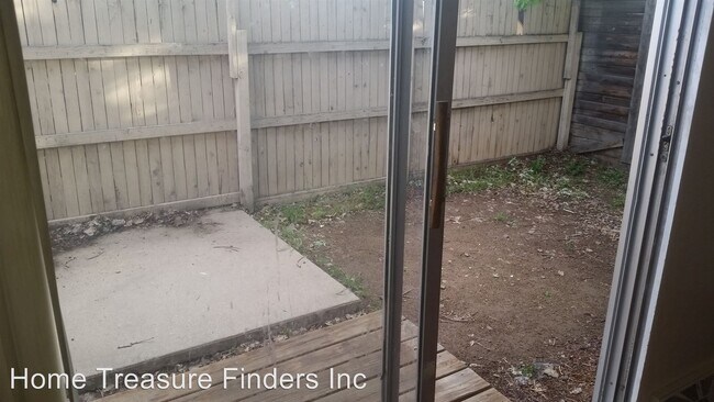Foto del edificio - 1311-1315 Sable Blvd
