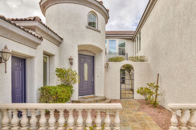 Foto del edificio - Beautiful 4Bd, 4Bth home in Guard Gated Community near Tivoli Village.