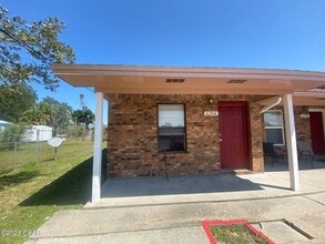 Building Photo - 629 S Hwy 22 A