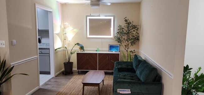 Building Photo - 127 Talbott St