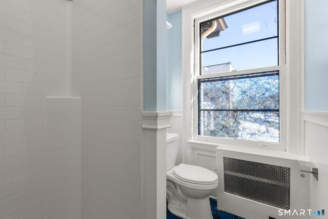 Building Photo - 360 Farmington Ave