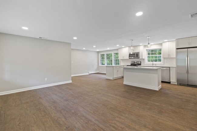 Foto del edificio - 24 Juniper Ln