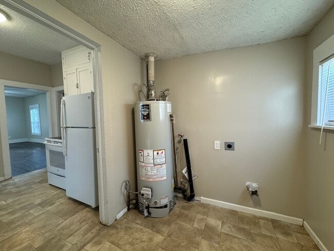 Building Photo - 1511 S Hydraulic Ave