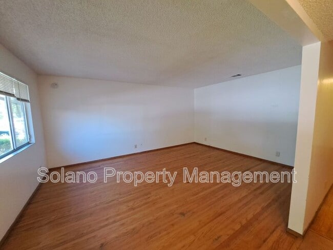 Foto del edificio - 2519 Heather Dr