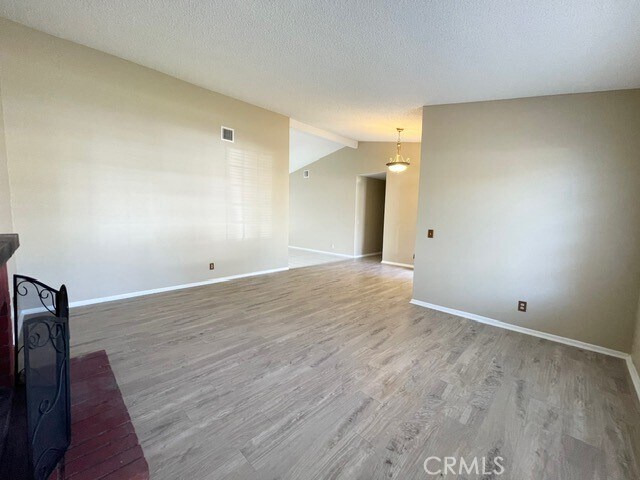 Building Photo - 825 Ardmore Ct