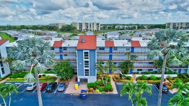 Building Photo - 14747 Cumberland Dr