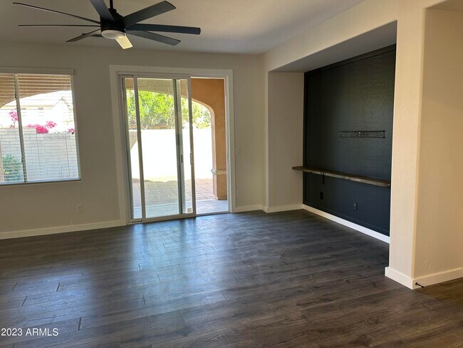 Foto del edificio - 1171 N Mason Dr