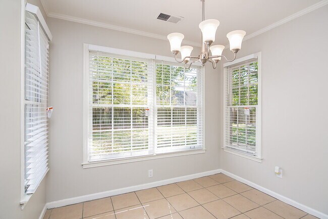 Building Photo - 8159 Creekside Cir N