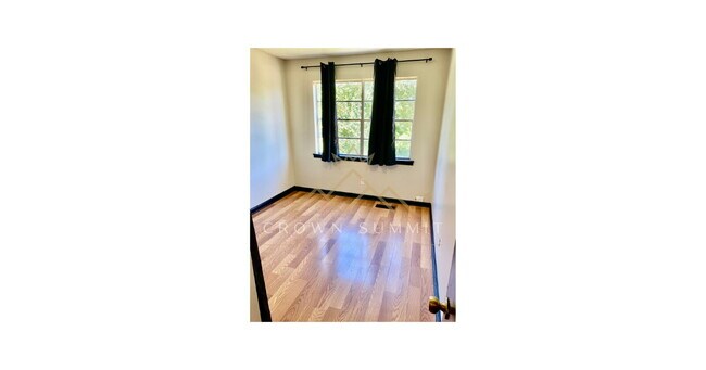 Building Photo - Beautifully Renovated 3BR, 1.5 Bath Home Ready for Move-In